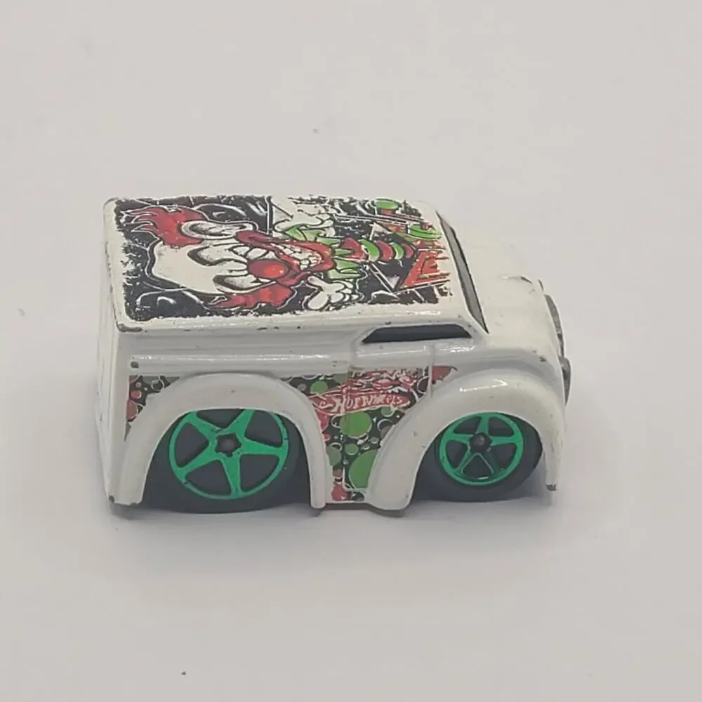 Hot Wheels Die Cast 2003 “Evil Jack In Box”  Dairy Delivery Truck